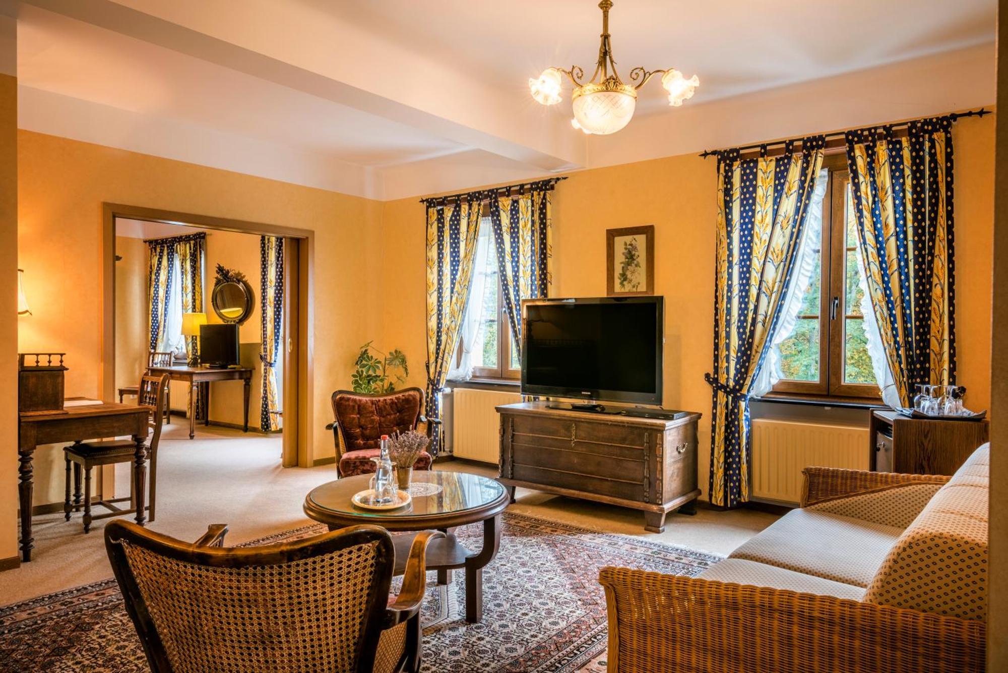 Hotel Restaurant Le Cigalon Waldbillig ภายนอก รูปภาพ